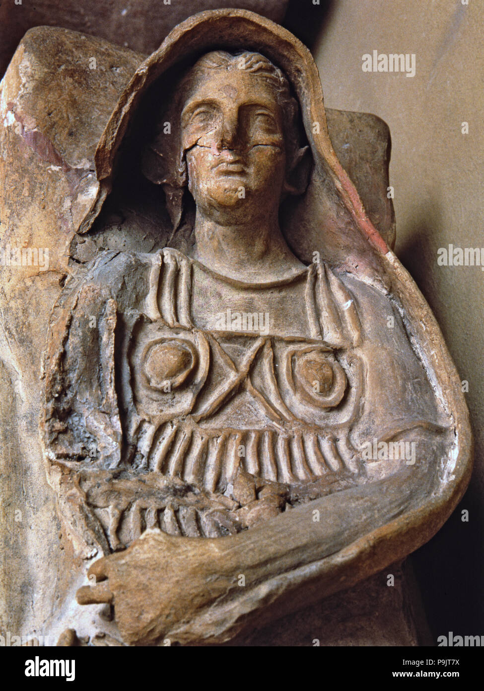 In terracotta etrusca sarcofago con l immagine del defunto, dettaglio. Foto Stock