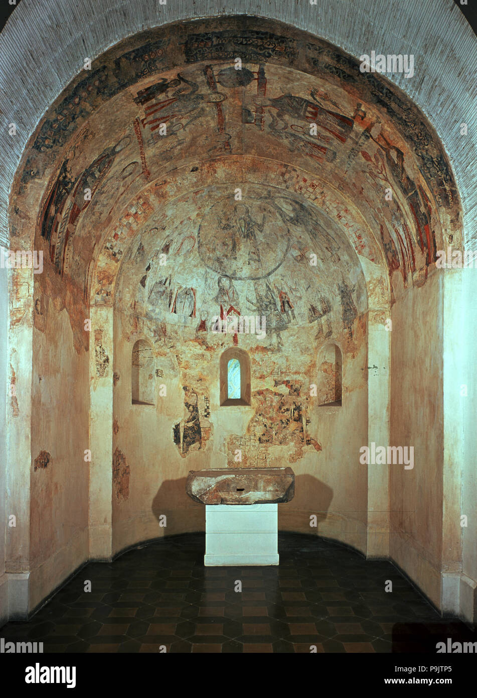 Abside della cappella di San Michele al Castello Marmellar nel Baix Penedès. Foto Stock