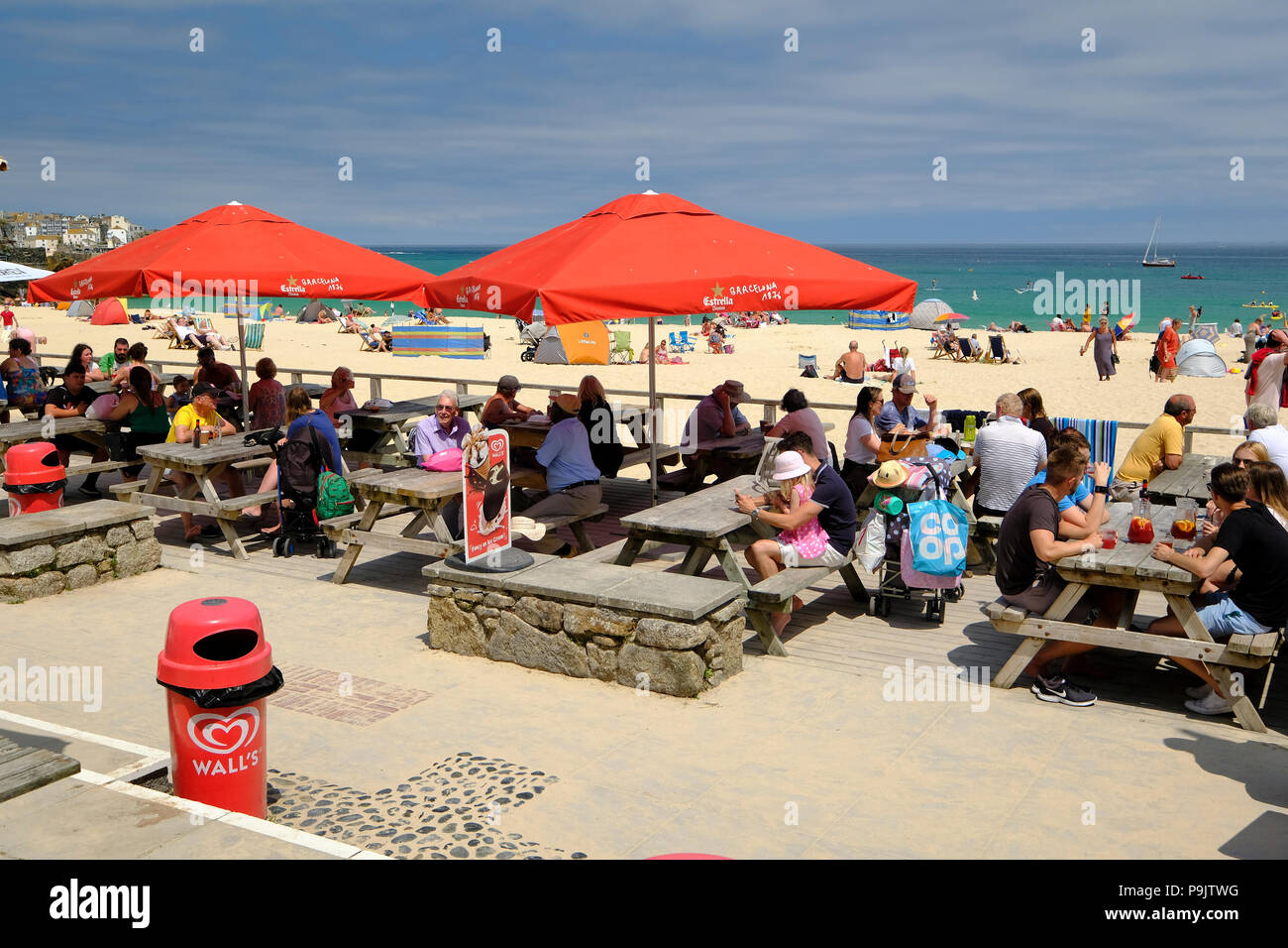 A lato della spiaggia cafè sulla spiaggia di Porthminster in St Ives Cornwall Foto Stock