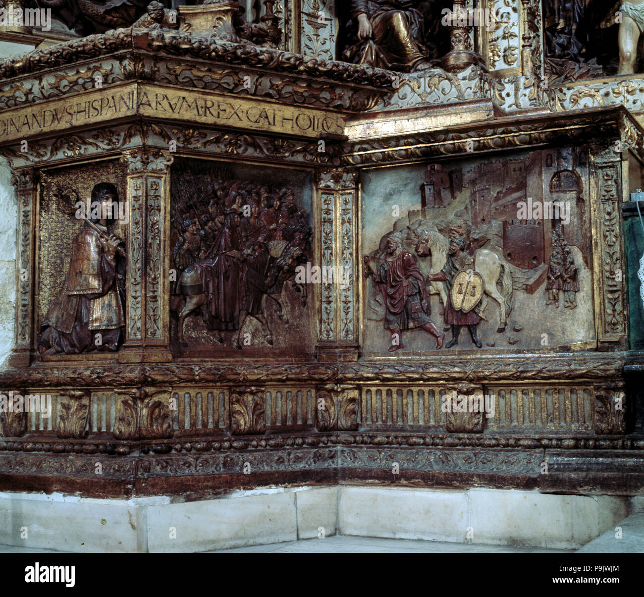 Dettaglio della predella dell altare della cappella reale di Granada con i rilievi della conque… Foto Stock