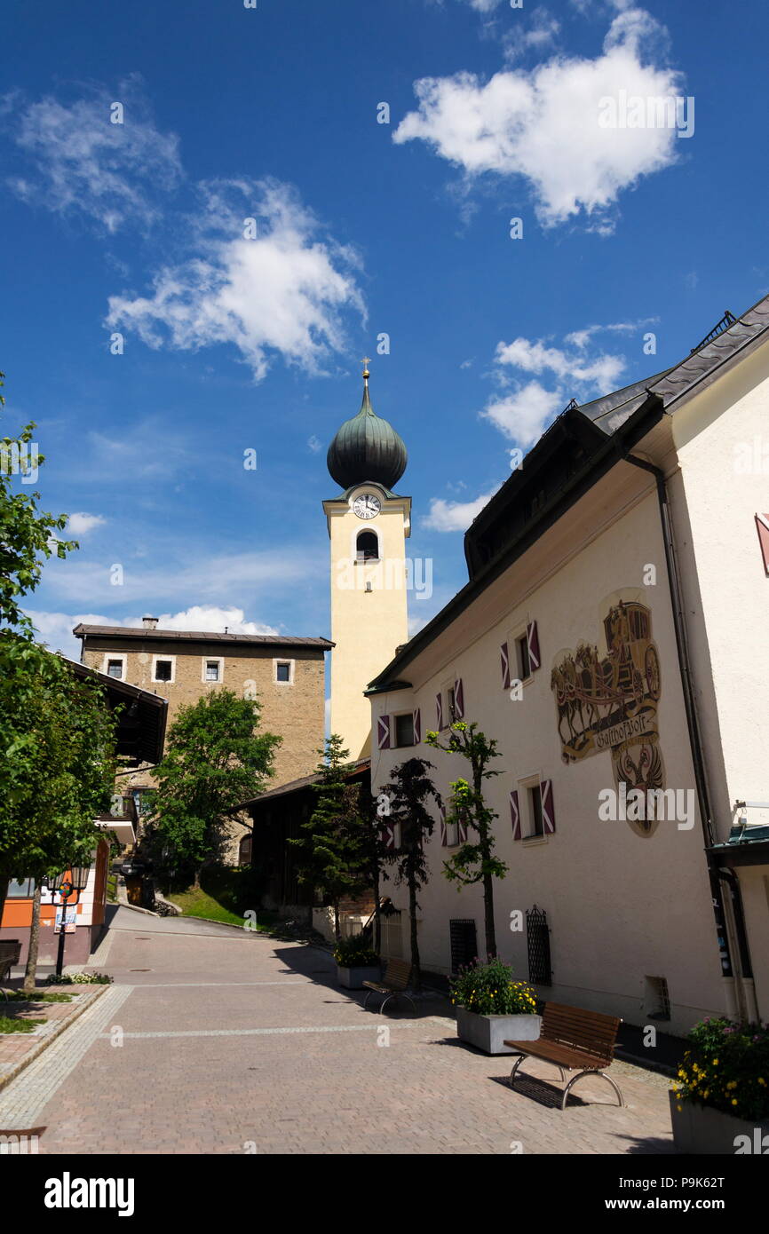 Chiesa Parrocchiale di San Nicola e Bartolomeo a Saalbach, Austria Foto Stock