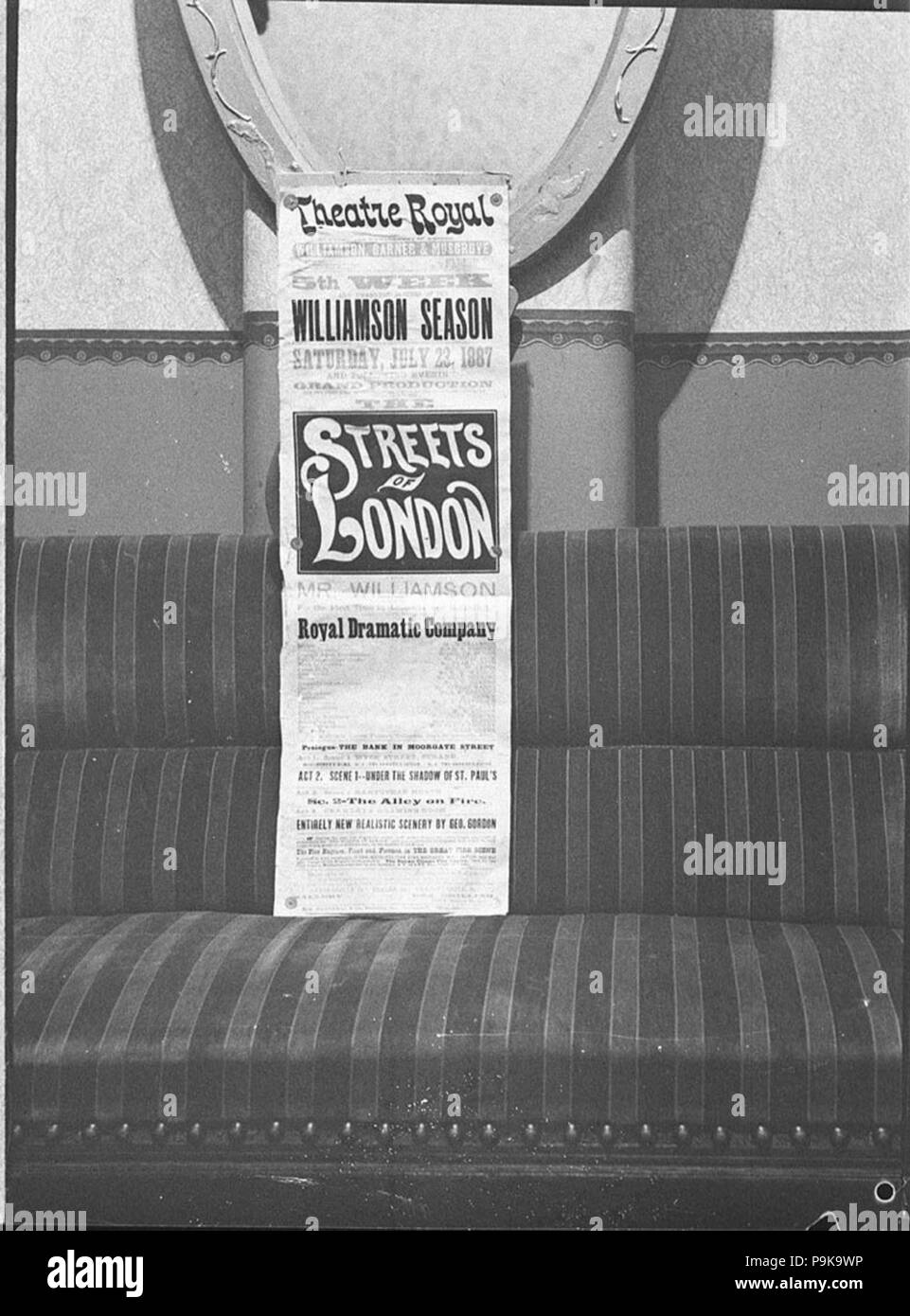 243 20609 SLNSW Oldtime affissioni per le strade di Londra al Theatre Royal presi per JC Williamson Ltd Foto Stock