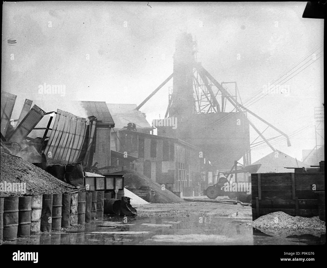 247 24080 SLNSW Fire a opere in vetro Foto Stock