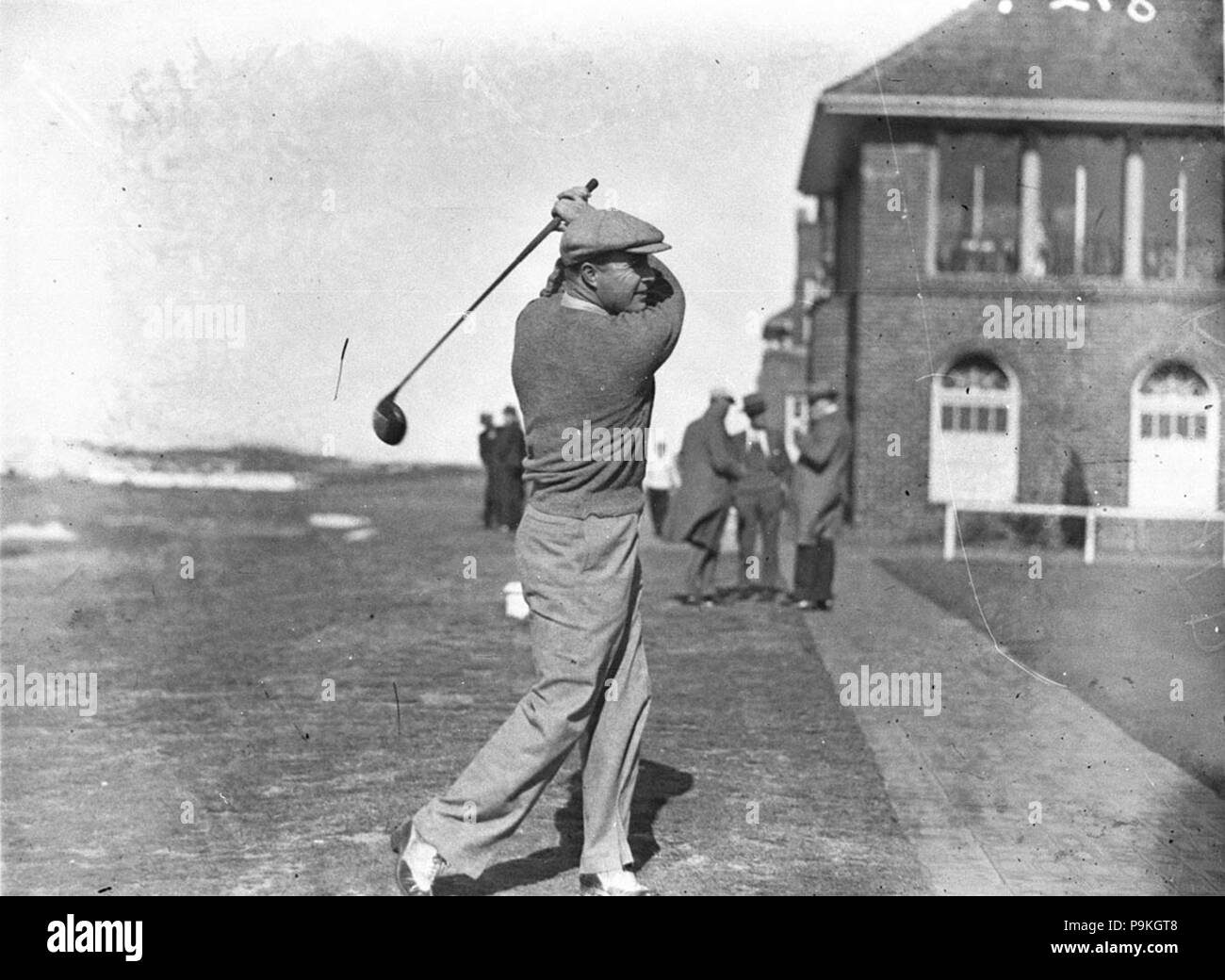 264 42229 SLNSW Mens amateur golf Cirillo C Ruwald swing di pratica Foto Stock