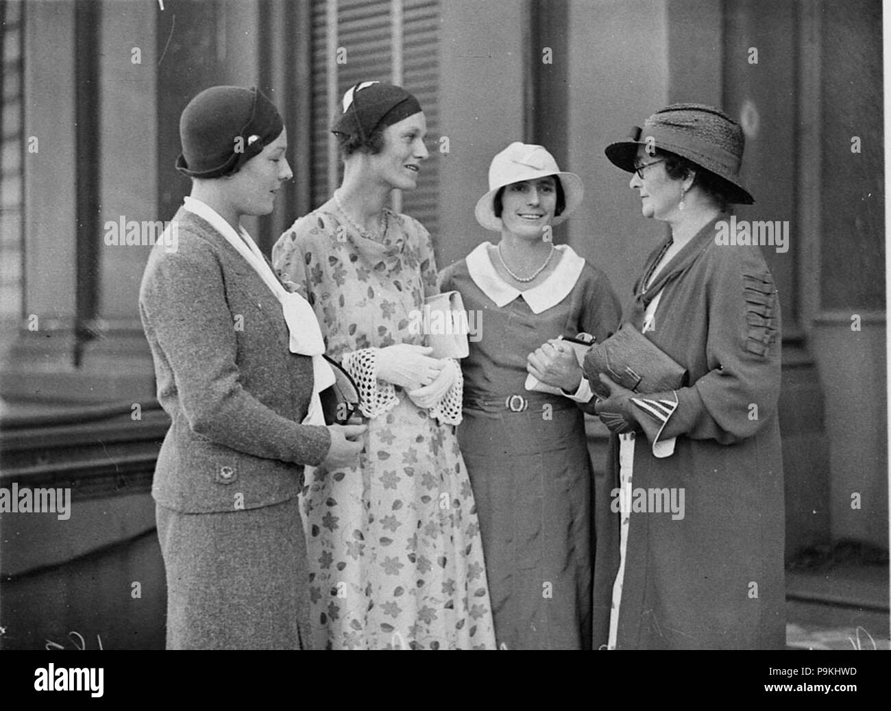 274 SLNSW 6329 Interstate capitani di baseball e un funzionario Sydney Town Hall Foto Stock