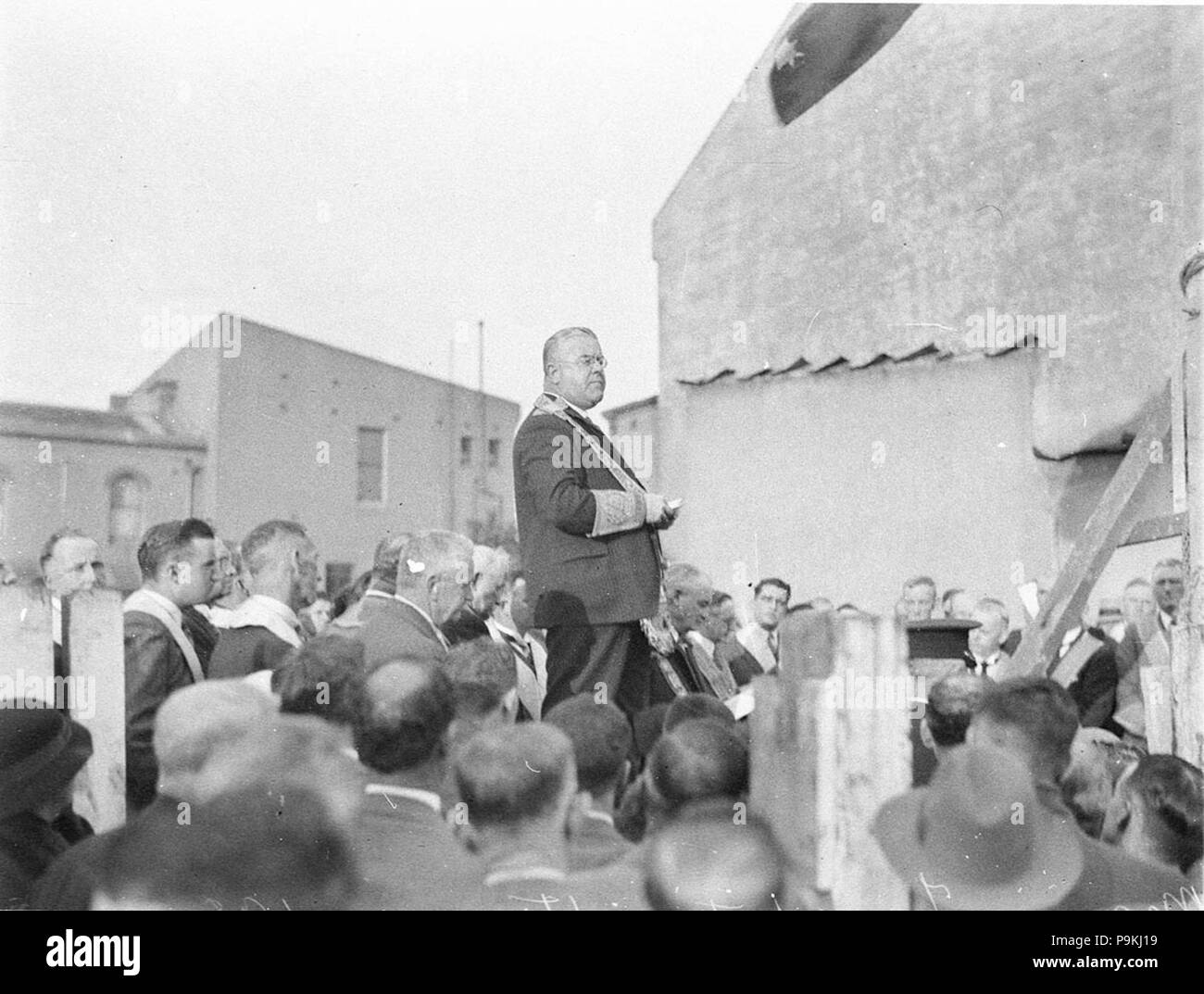 274 SLNSW 6620 fratelli massonico alla posa della pietra di fondazione Foto Stock