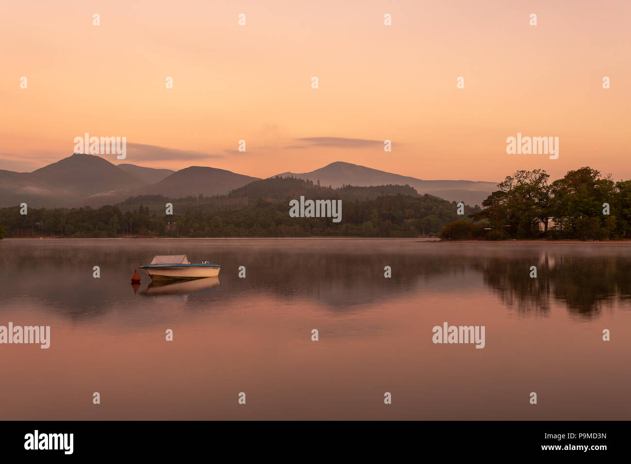 Derwentwater mattino , Keswick, Cumbria, nel distretto del lago, REGNO UNITO Foto Stock