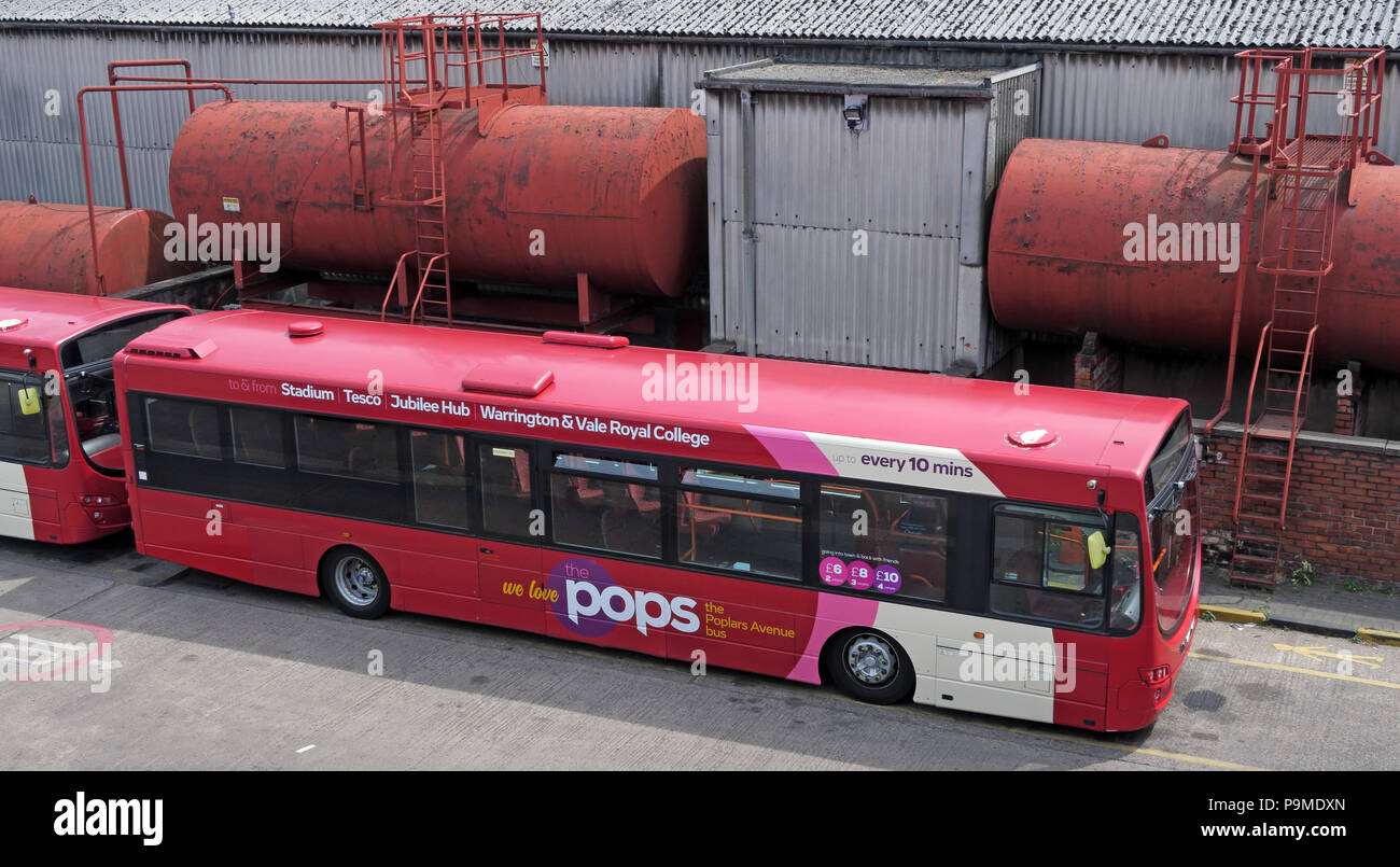 Warringtons proprio autobus, bus pop, deposito principale, Wilderspool Causeway, Cheshire, North West England, Regno Unito Foto Stock