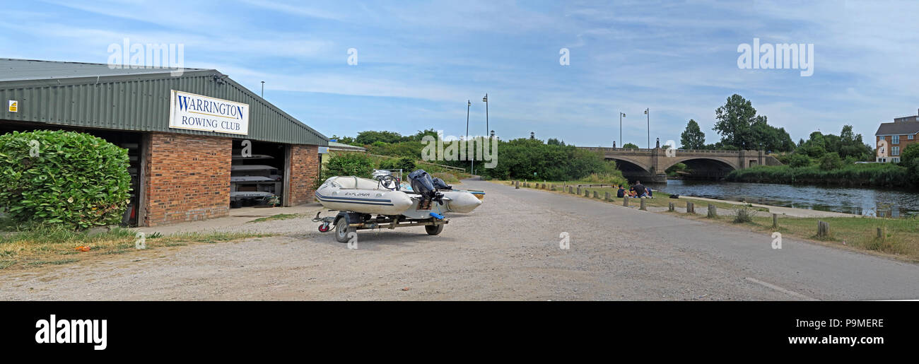 Warrington Rowing Club pano, Bassa Marea Mersey River, estate 2018, cheshire, North West England, Regno Unito Foto Stock