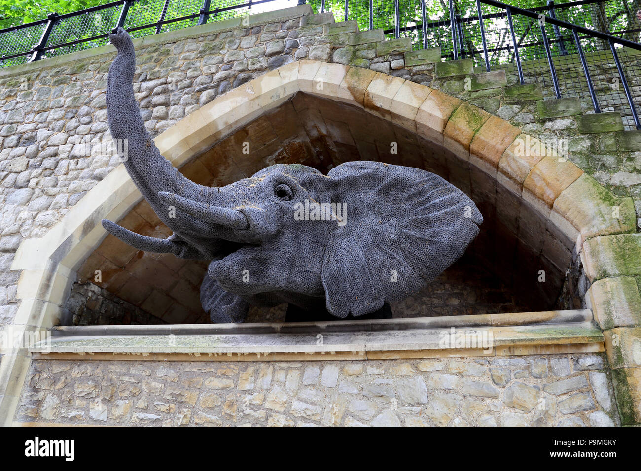Filo scultura di un elefante presso la Torre di Londra Foto Stock