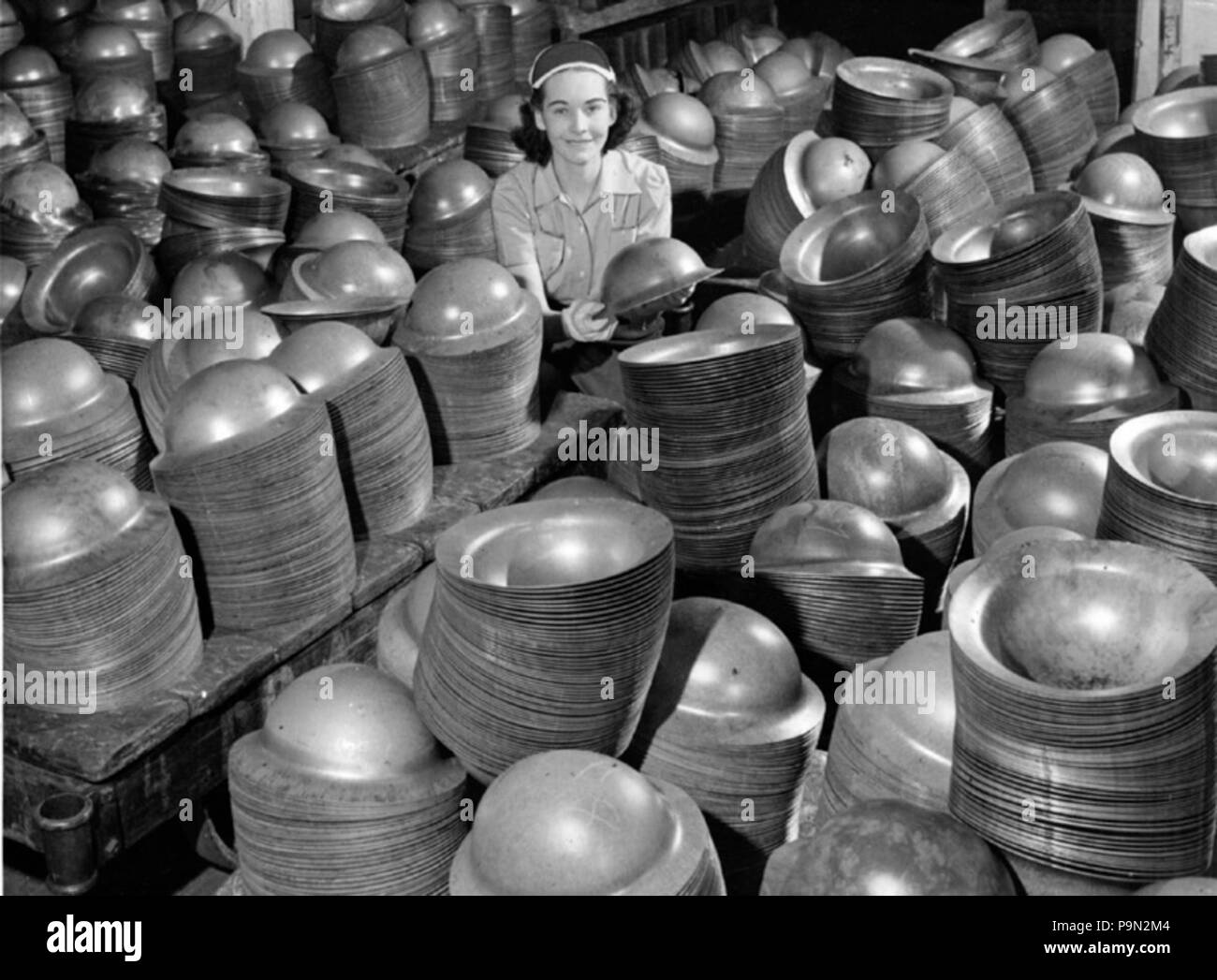 303 elmetti di acciaio Foto Stock