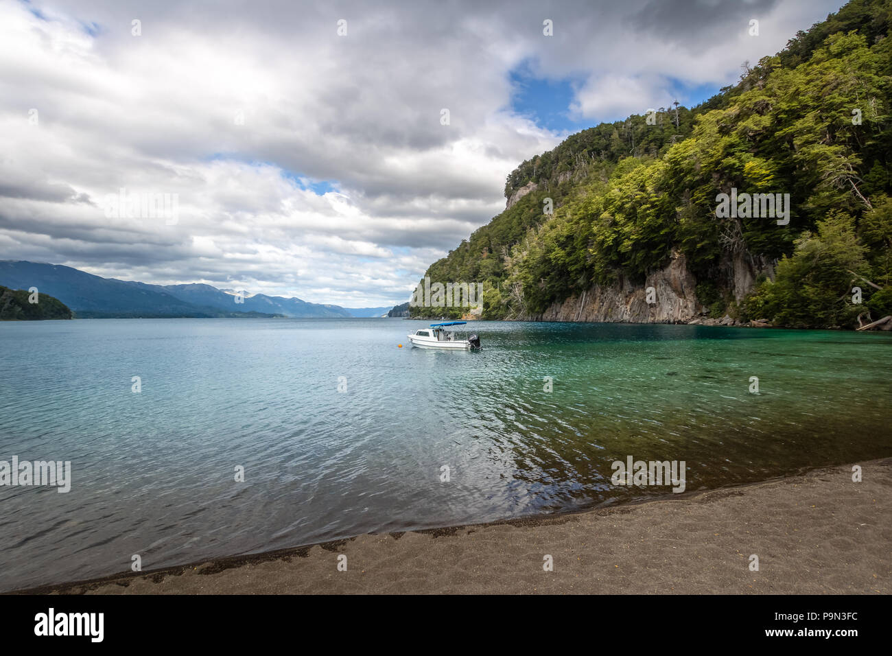 Bahia Mansa Bay a Nahuel Huapi Lake - Villa La Angostura, Patagonia, Argentina Foto Stock