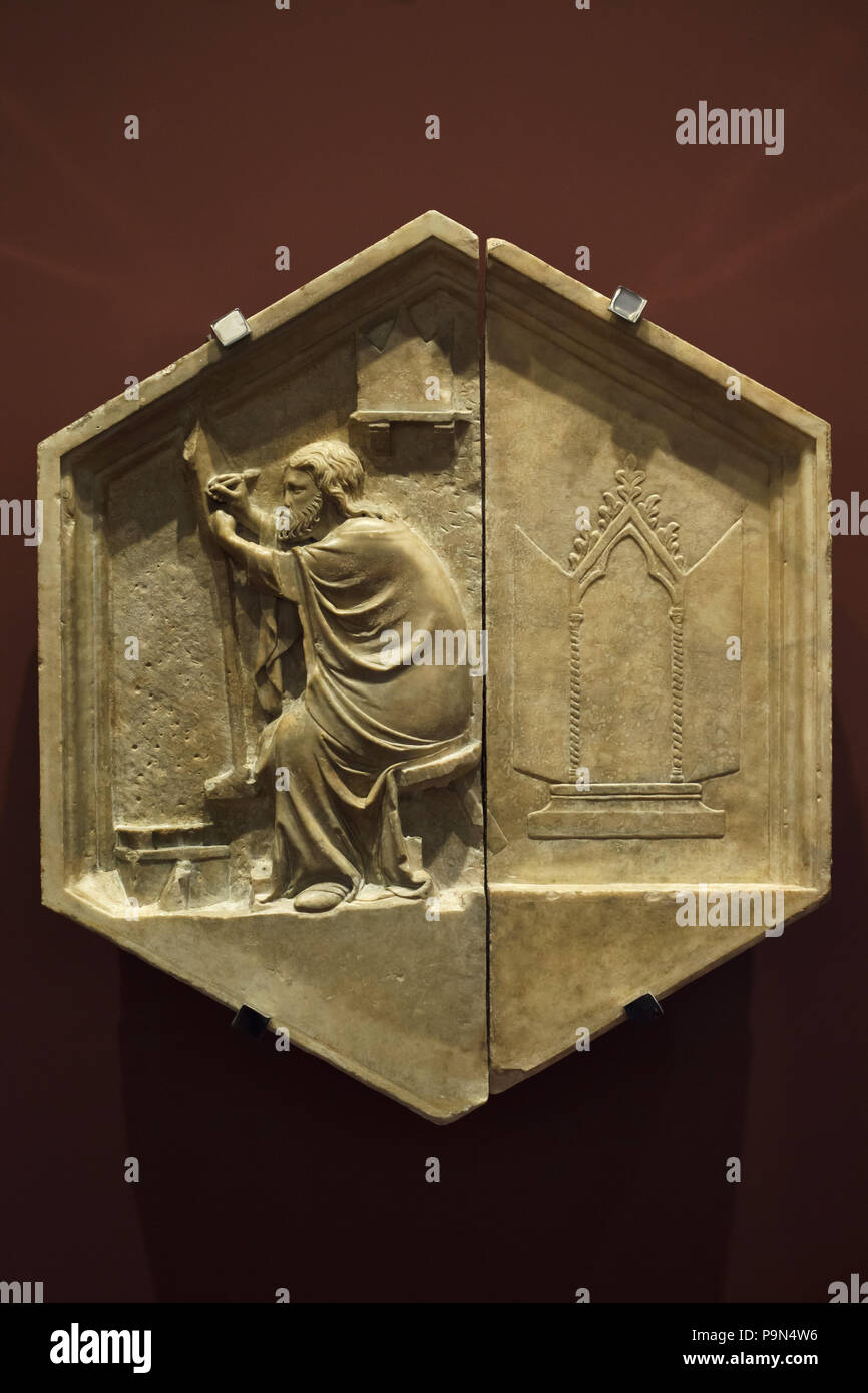 Il Greco antico pittore Apelle, che è di Kos come personificazione della tecnica di pittura rappresentata in rilievo esagonale dal Rinascimento italiano scultore Andrea Pisano (1348-1450) dal il Campanile di Giotto (Campanile di Giotto), ora in mostra nel Museo dell'Opera del Duomo (Museo dell'Opera del Duomo di Firenze) in Firenze, Toscana, Italia. Foto Stock