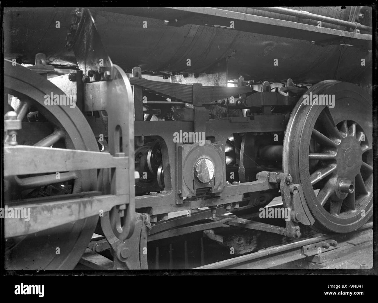 330 Ruote e struttura meccanica, assale rotto, NC 461, dicembre 1917. ATLIB 274780 Foto Stock