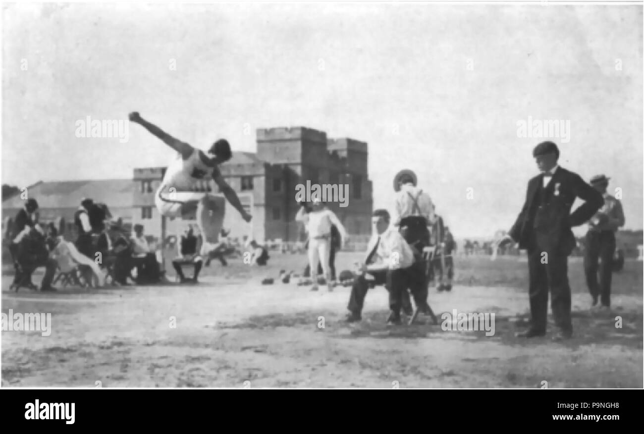 26 1904 Olimpiadi. Per difendere il suo titolo. Myer Prinstein, maggiore New York I. A. C Foto Stock