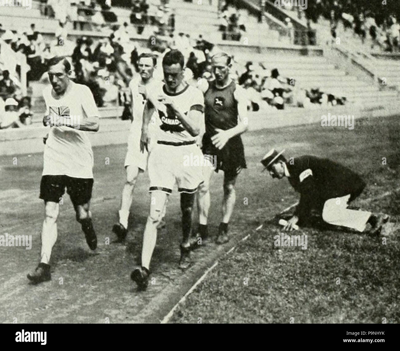 31 1912 atletica uomini dieci chilometri a piedi Foto Stock