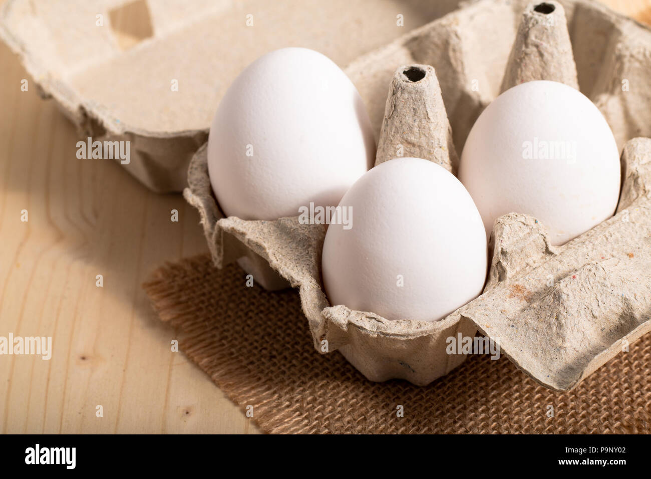 Cibo sano concetto le uova organiche in cartoni Foto Stock