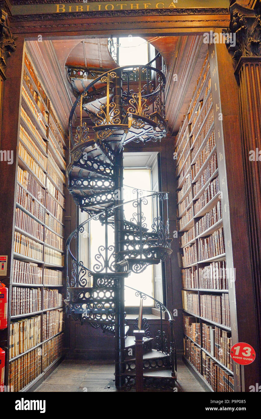 La vecchia libreria del Trinity College di Dublino, Irlanda - Il Libro di Kells 17. 06, 2018 Foto Stock
