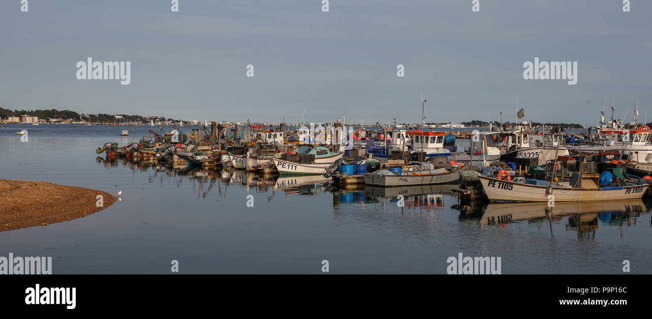 La vita intorno a Poole Quay ad Harbour Foto Stock