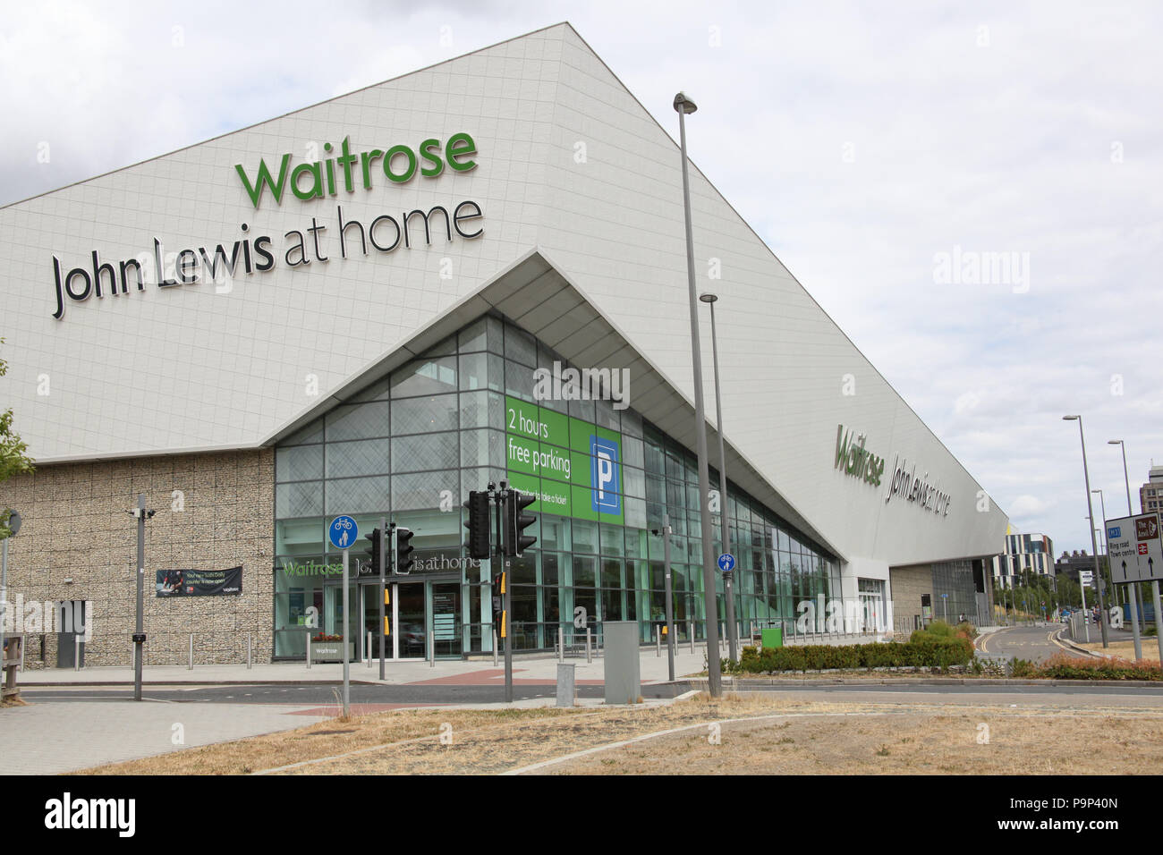 Il Waitrose, John Lewis a casa edificio in Basingstoke, UK. Foto Stock