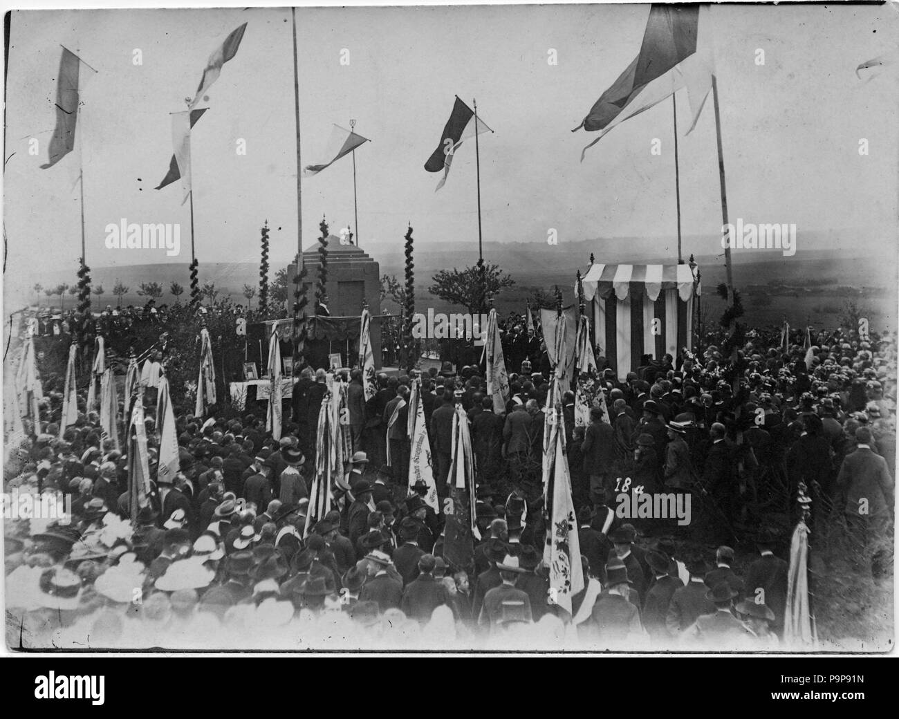 44 3. Oktober 1909 - Denkmalenthüllung in Helmstadt durch Prinz Ludwig von Bayern Foto Stock