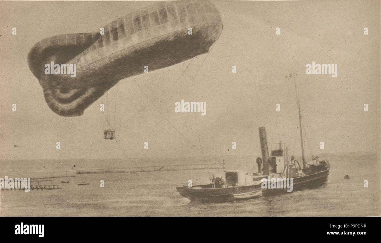 175 Ballon captif d'osservazione contre les sous-marins sur les Côtes françaises en 1917 Foto Stock