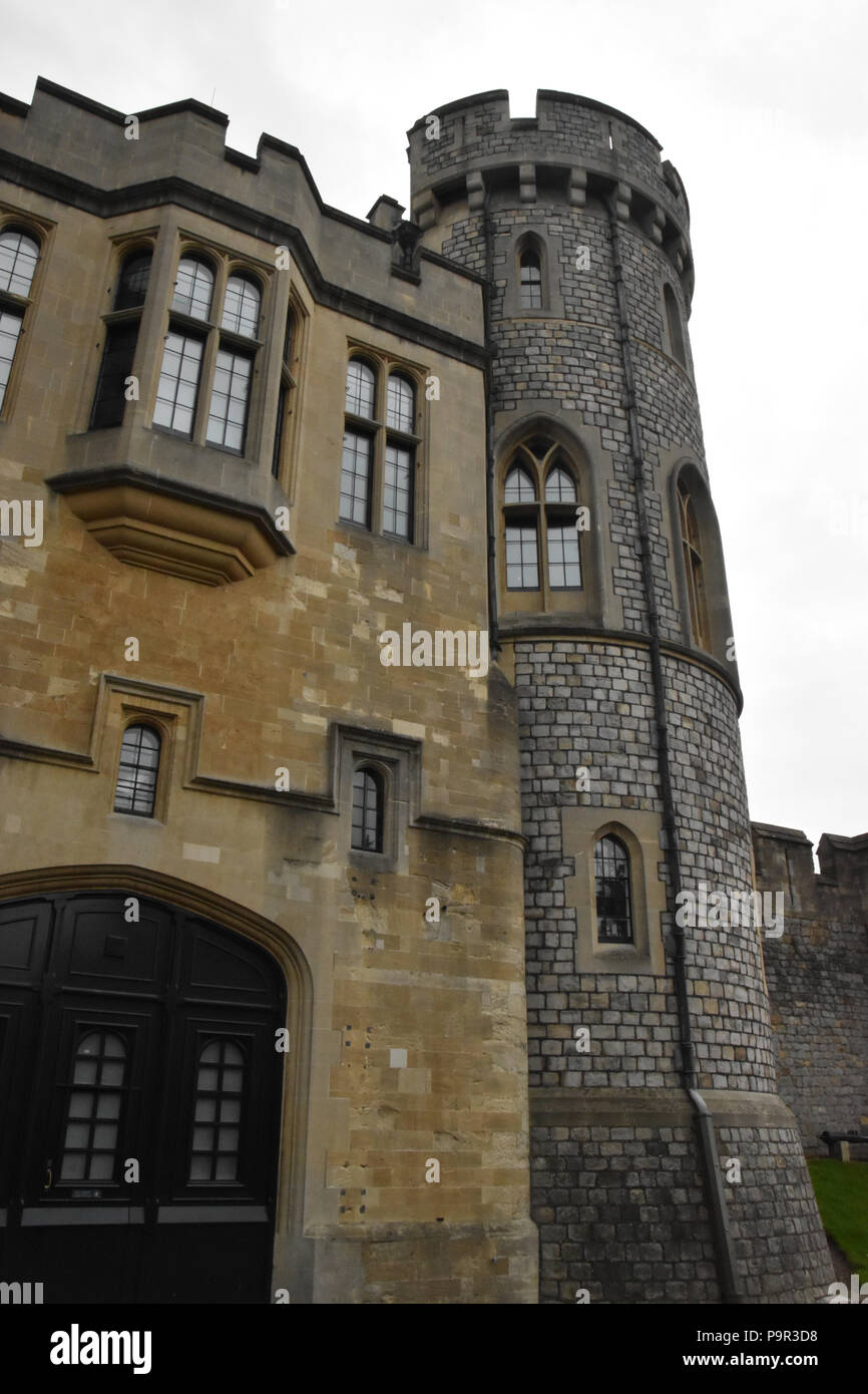 Porzione del nord Terrazza riparata dopo il fuoco al castello di Windsor, Windsor, Regno Unito. Foto Stock