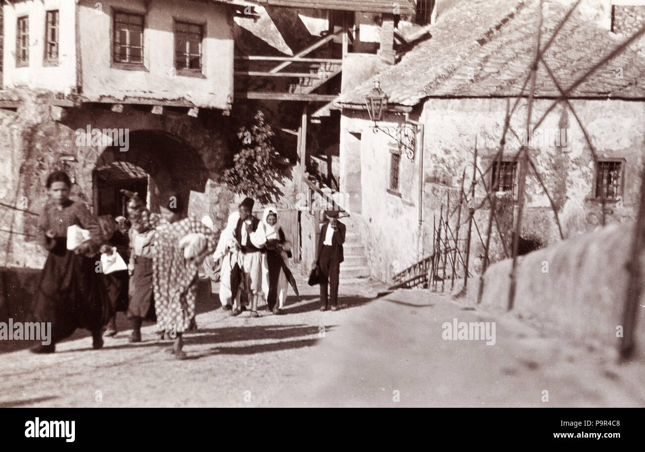 171 Az Öreg híd (Stari most) hídfője un híd közepéről nézve. Fortepan 76329 Foto Stock