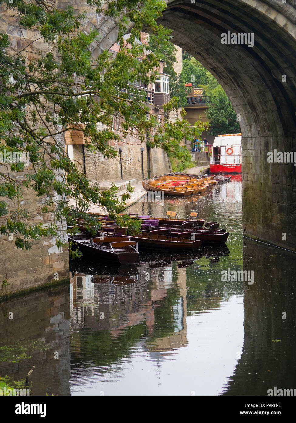 Barche sul fiume indossare a Durham Regno Unito Foto Stock