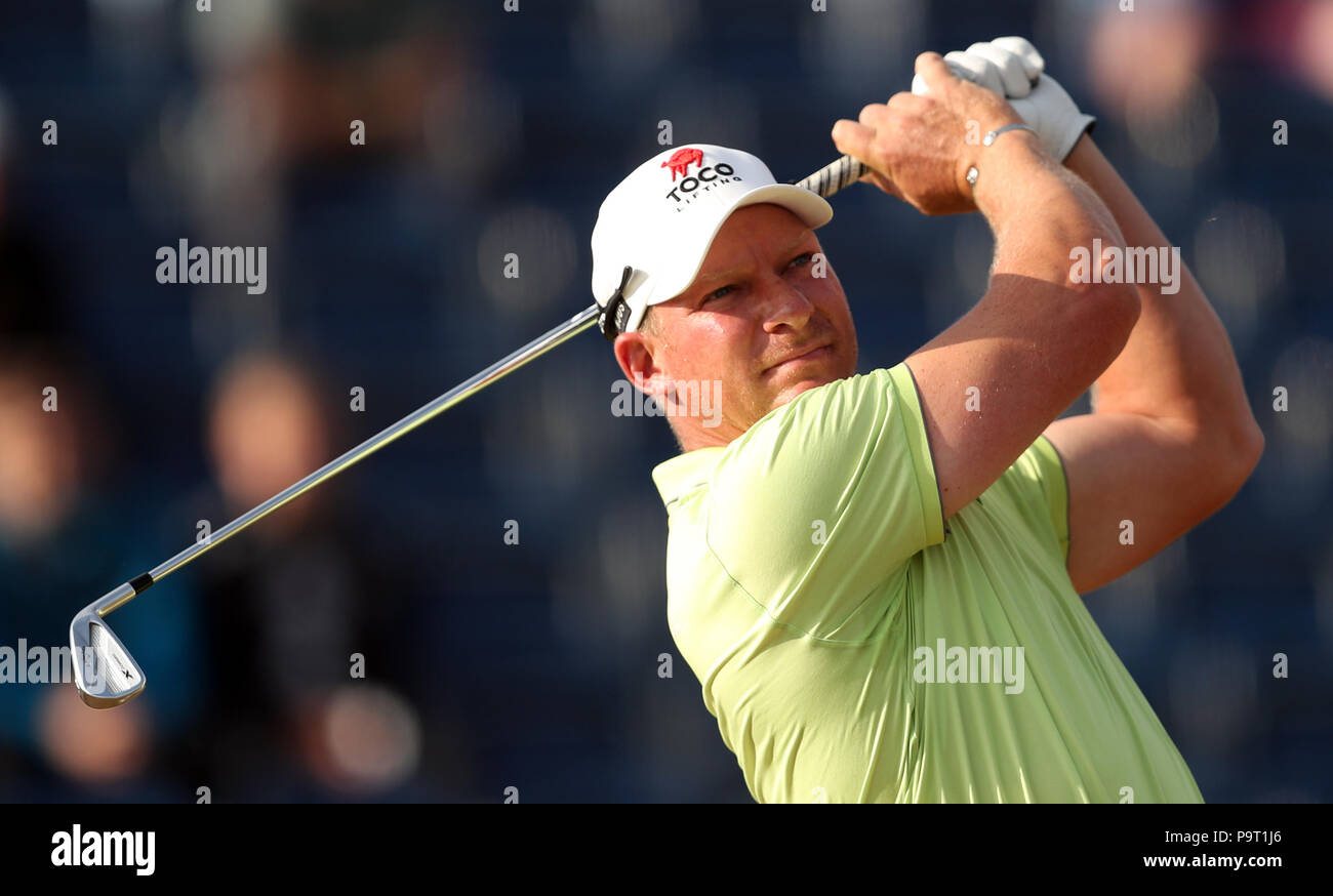 Shaun Norris del Sud Africa si tee fuori il 2 durante il giorno uno dell'Open Championship 2018 a Carnoustie Golf Links, Angus. PREMERE ASSOCIAZIONE foto. Data immagine: Giovedì 19 luglio 2018. Vedi PA storia GOLF Open. Il credito fotografico dovrebbe essere: David Davies/PA Wire. Foto Stock