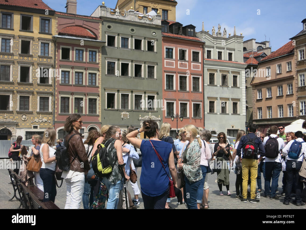 Un gruppo di turisti visiiting la città vecchia, Varsavia, Polonia Foto Stock