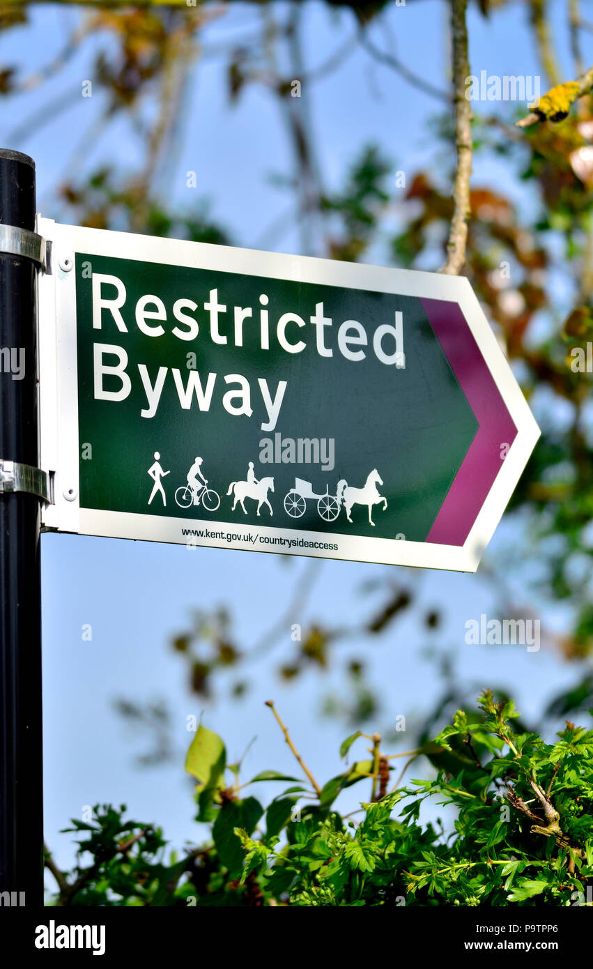 Limitato Byway segno nella campagna intorno a San Donato Monchelsea village, Kent, Inghilterra. Foto Stock