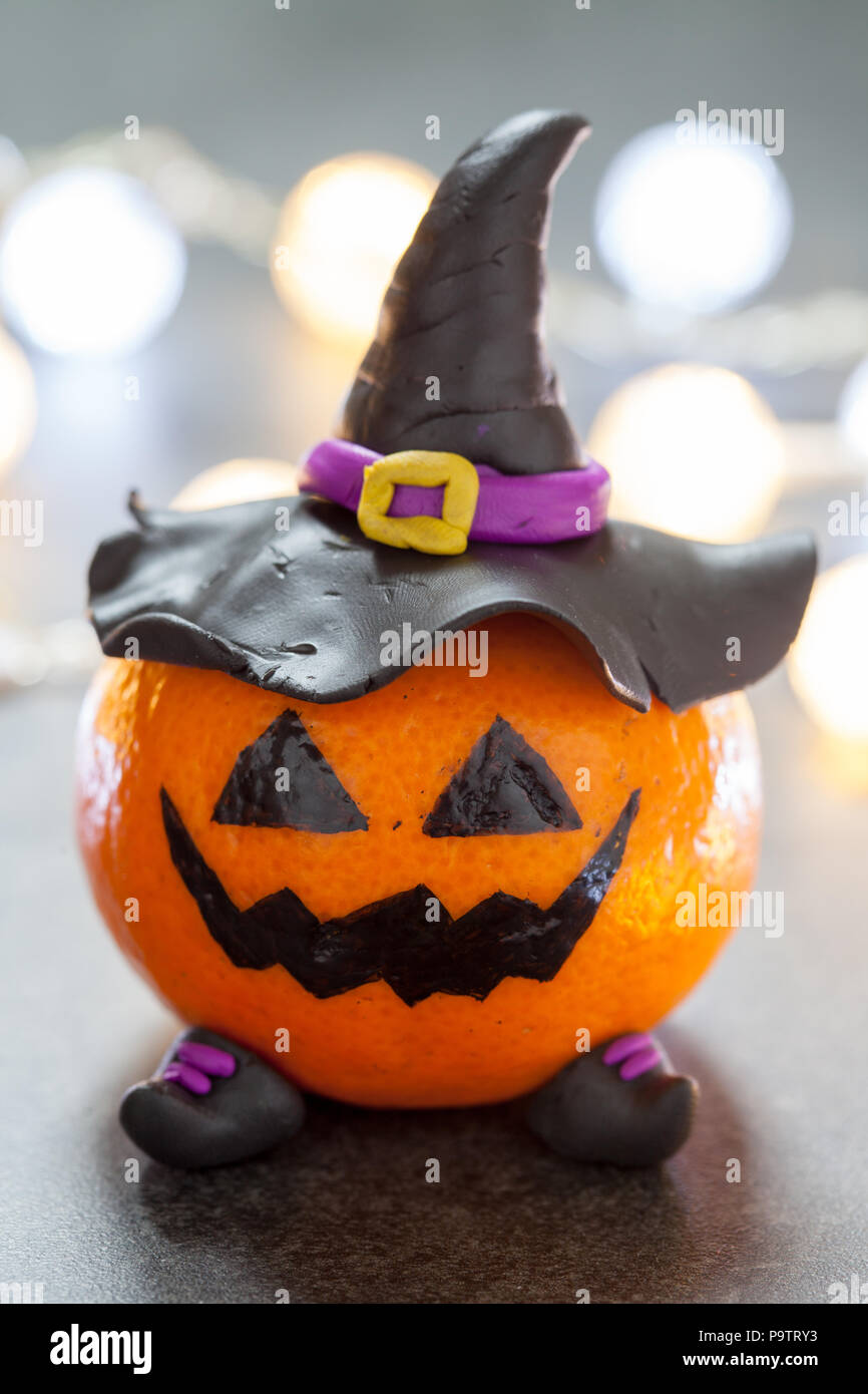 Ciabatte a forma di zucca di Halloween: comode pantofole in pile di