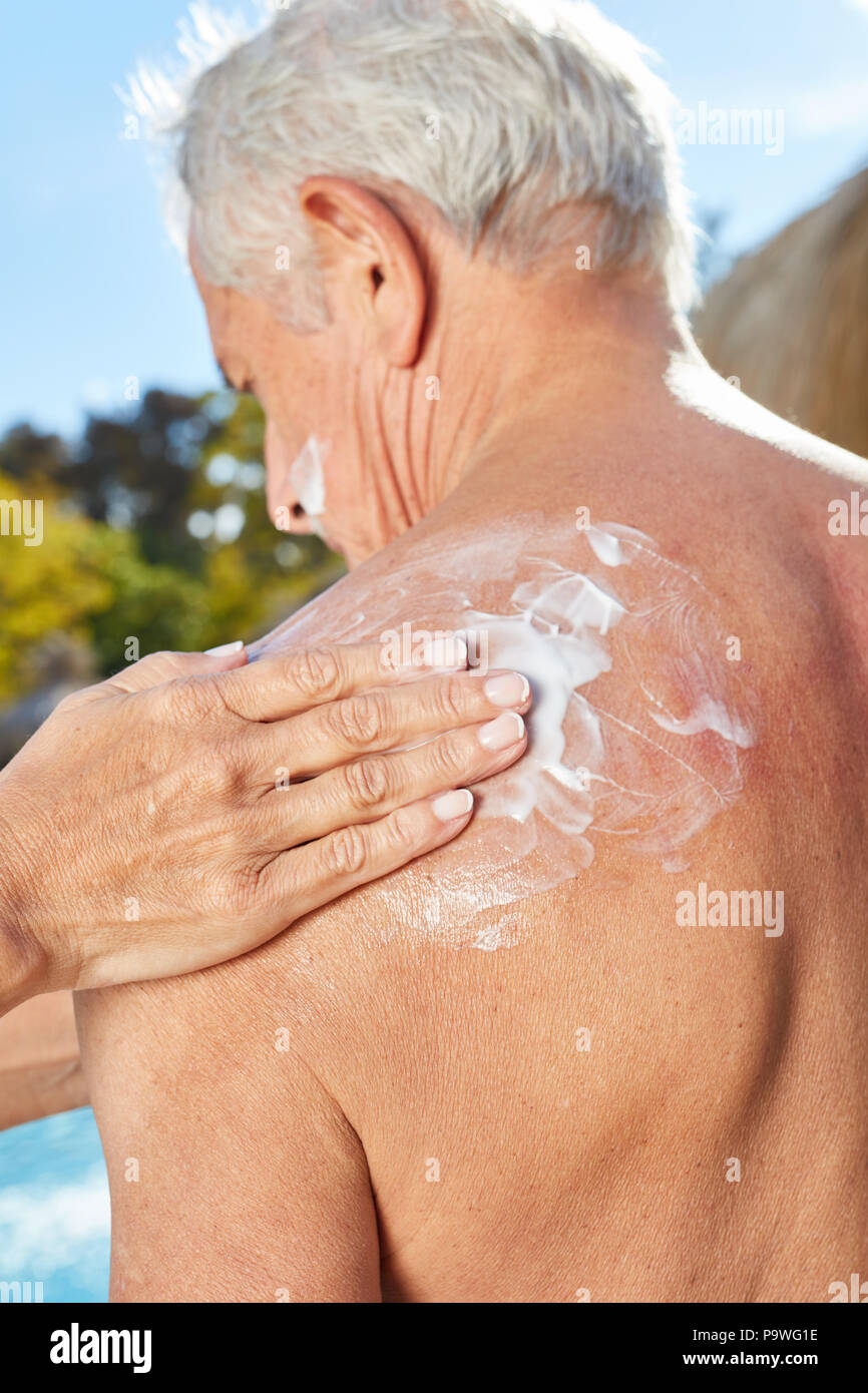 Rub torna con sunscreen come filtro solare e per la cura della pelle Foto Stock