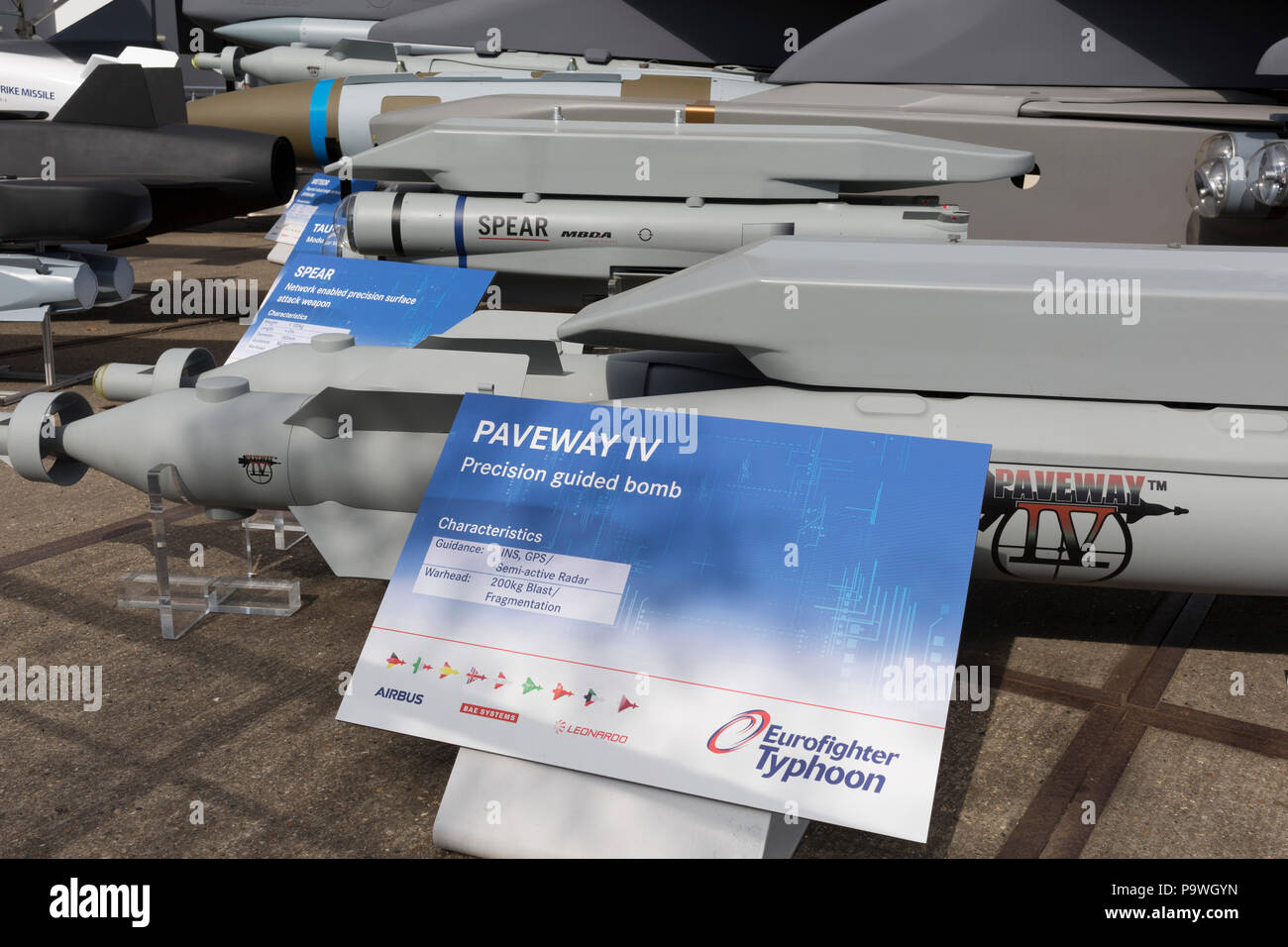 Sistemi di missili per il BAE Systems Typhoon all'Airshow di Farnborough, il 16 luglio 2018, a Farnborough, Inghilterra. Foto Stock