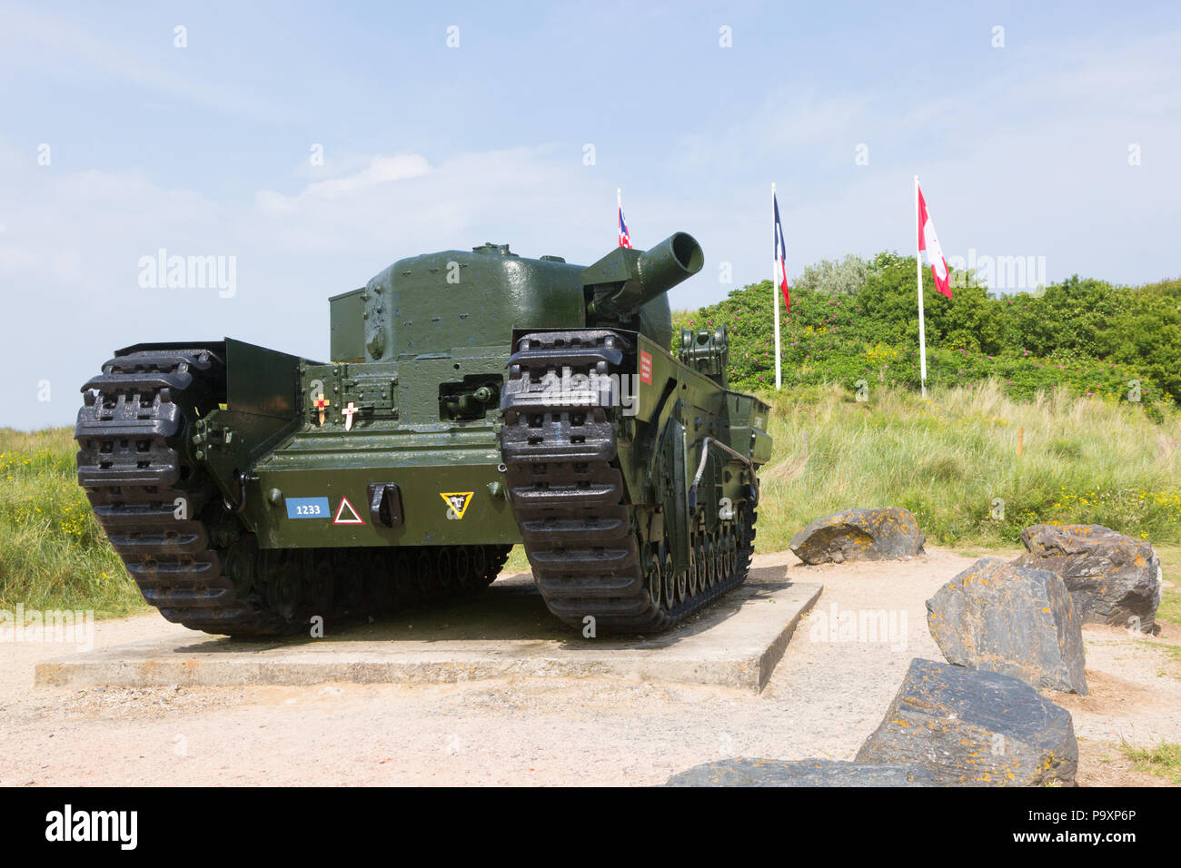 Serbatoio di Churchill memorial, Juno Beach, Graye-sur-Mer, Normandia, Francia Foto Stock