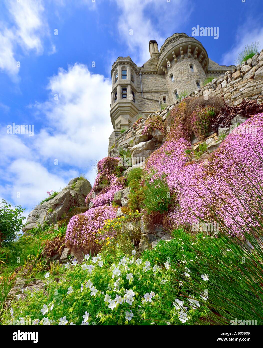 San Michele è il monte Castello e Giardini,Karrek Loos yn Koos,Marazion,Cornwall,l'Inghilterra,uk Foto Stock