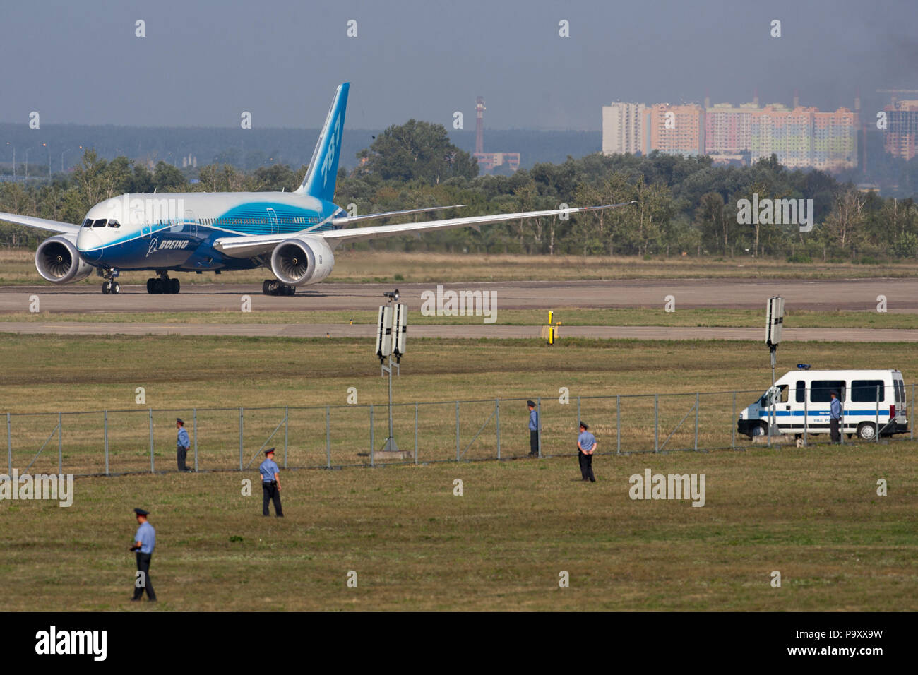 La Boeing-787 Dreamliner si prepara a discostarsi MAKS airshow-2011 dopo la sua prima visita in Russia. Foto Stock