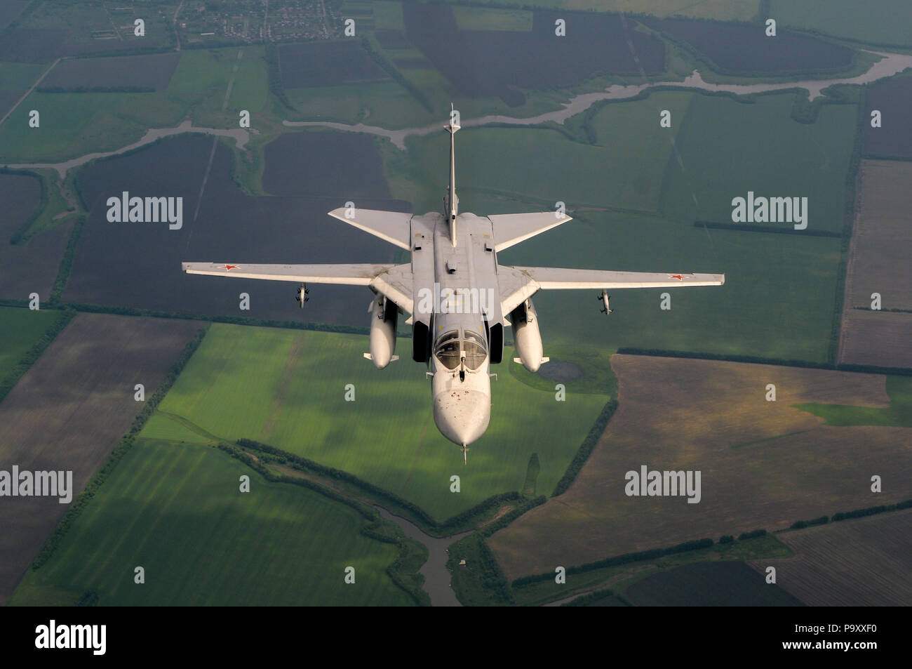 Il Sukhoi Su-24m (codice della NATO - Fencer) supersonico, all-weather attacco aereo/interdictor di russo Air Force in volo. Foto Stock