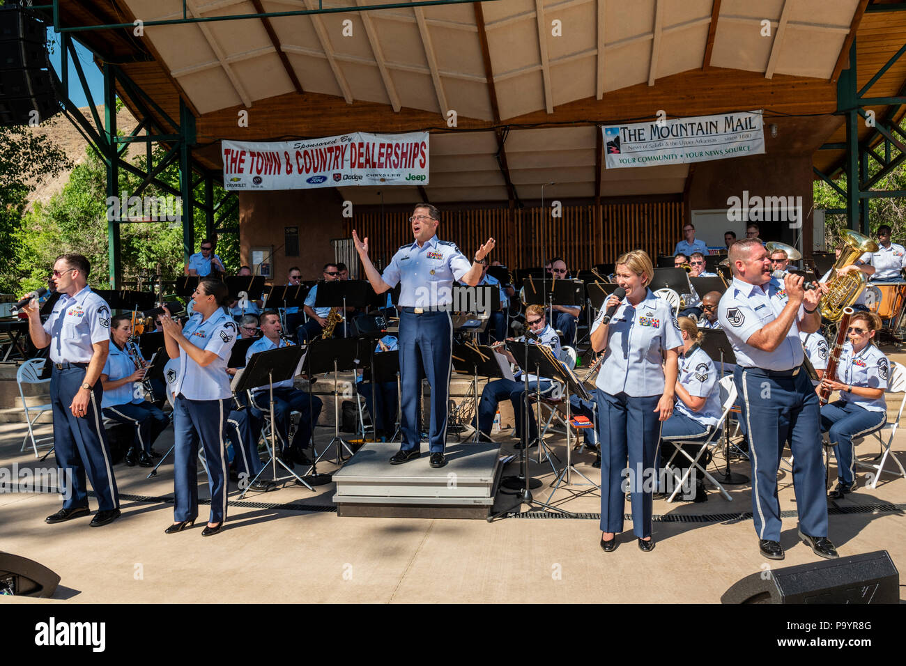 United States Air Force Brass Band suona un quarto di Luglio Concerto nella Riverside Park band stand, Salida, Colorado, STATI UNITI D'AMERICA Foto Stock