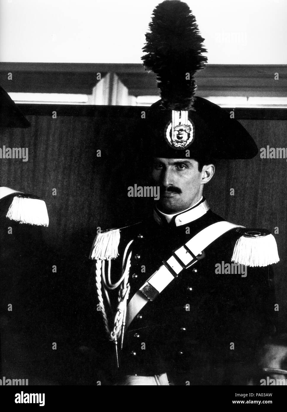 Carabinieri in tribunale, 70s Foto Stock
