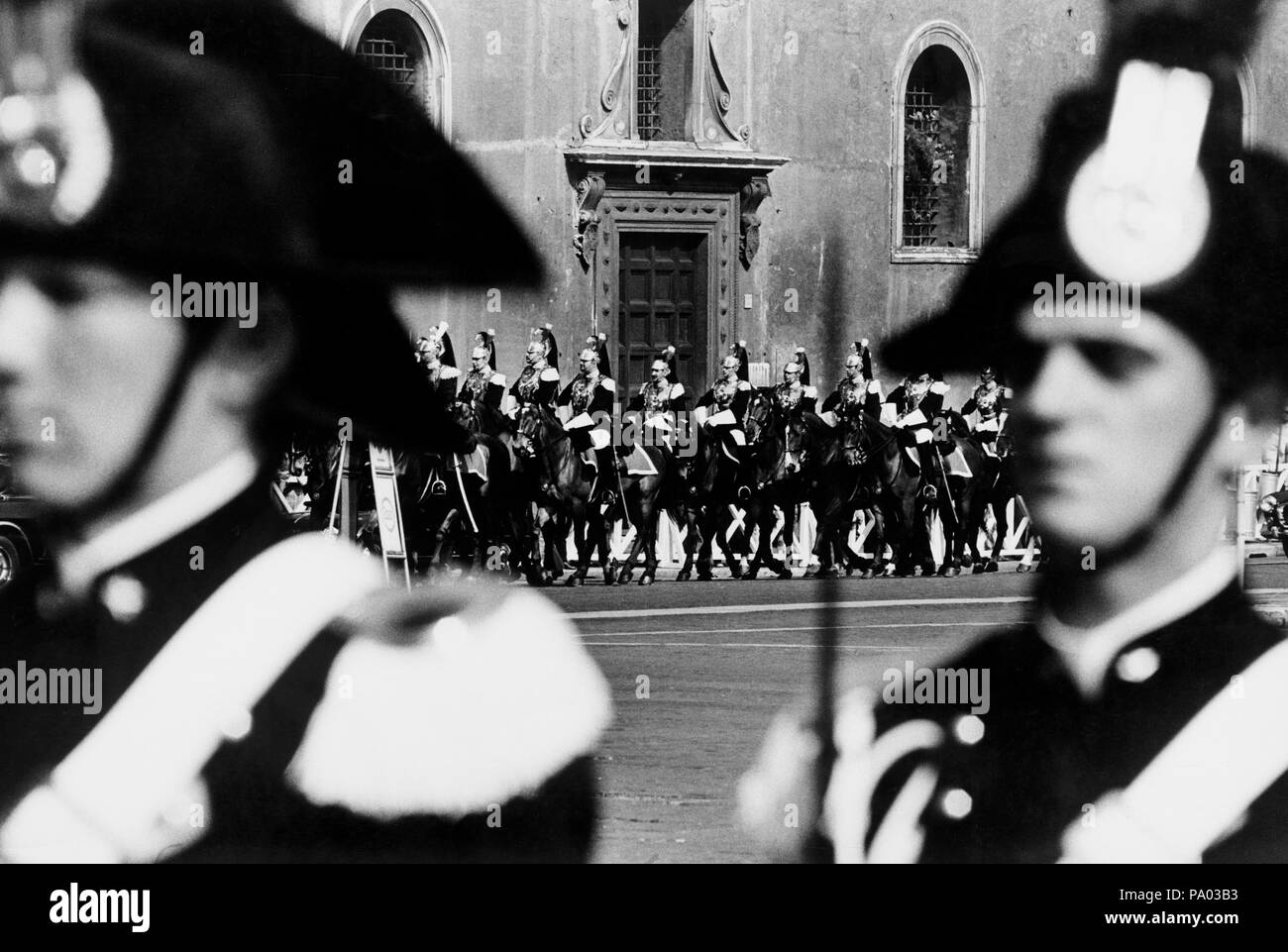 Carabinieri parata militare, Roma 70s Foto Stock