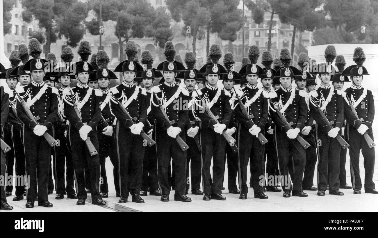 Carabinieri in uniforme di parata militare del 2 giugno a Roma Foto Stock