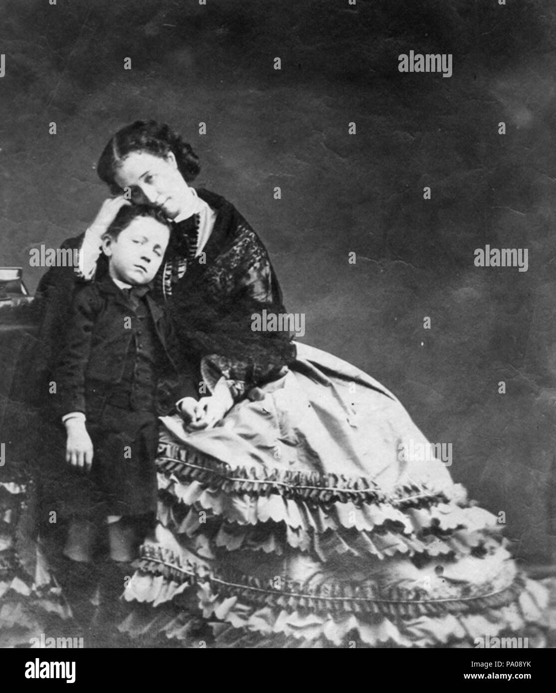 619 Imperatrice Eugenie con suo figlio 1862 Foto Stock
