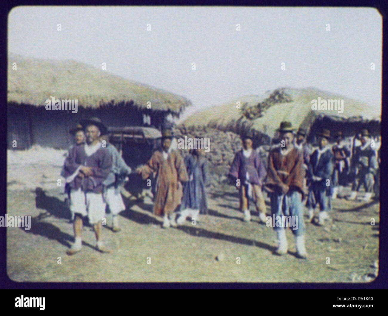 722 Governatore e escort passando attraverso il villaggio di provinciale in coperta portantina LCCN2004707979 Foto Stock