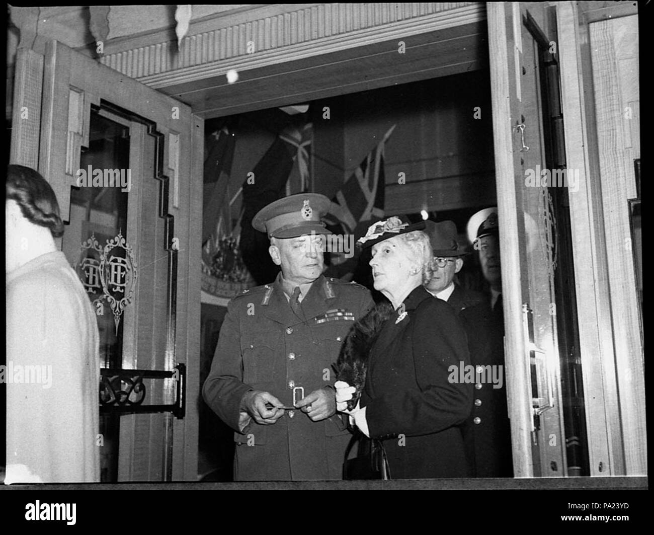 250 26463 SLNSW Premiere di approcci occidentali Embassy Theatre presi per British Empire Film Foto Stock