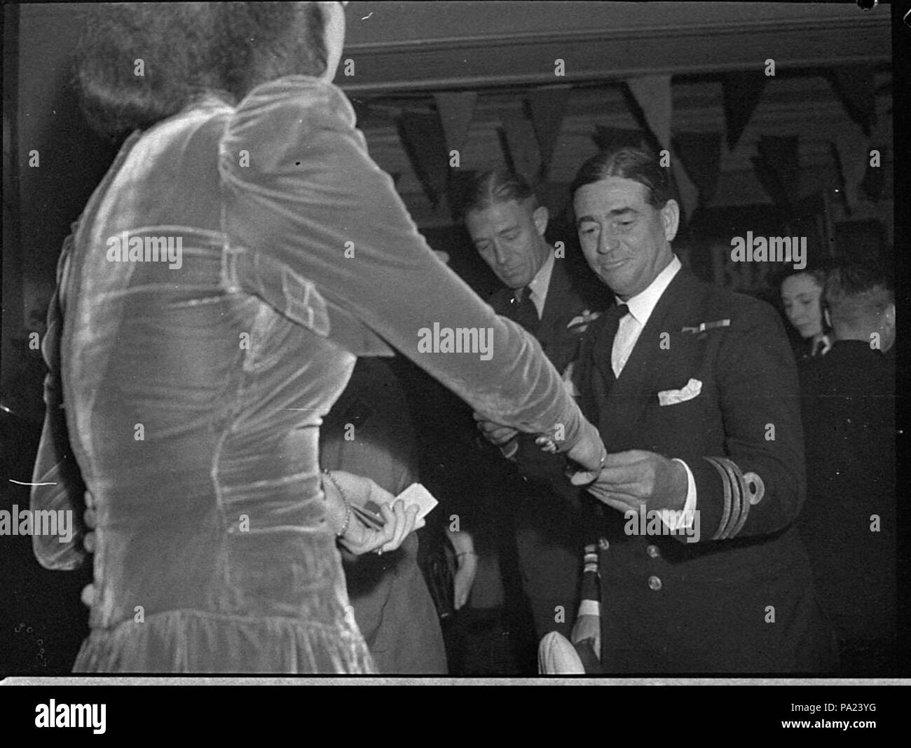 250 26485 SLNSW Premiere di approcci occidentali Embassy Theatre presi per British Empire Film Foto Stock