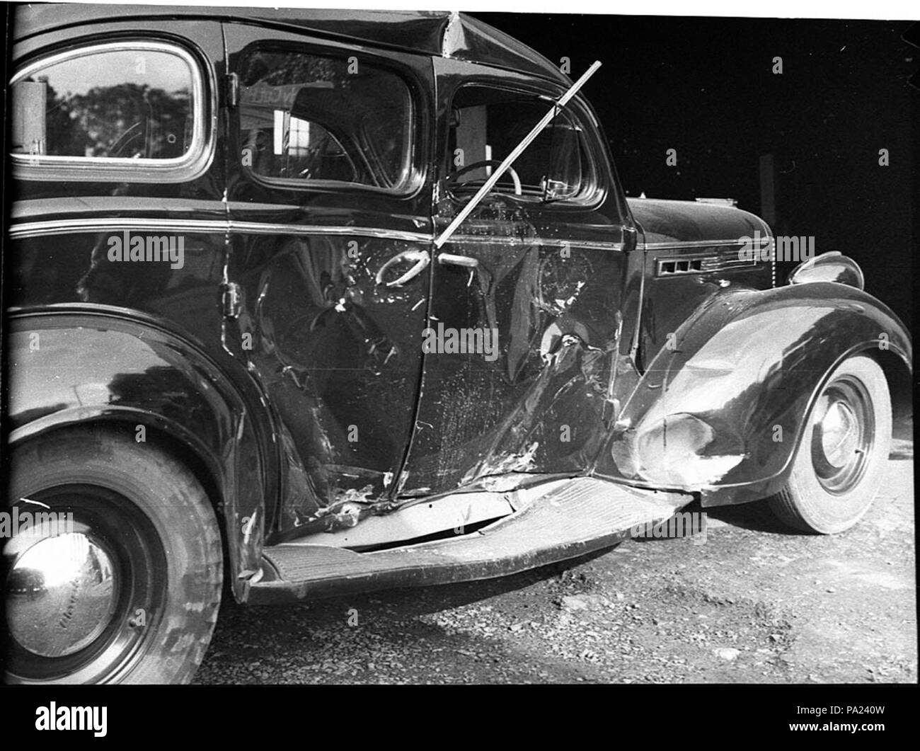 256 31599 SLNSW auto danneggiata reg n. HR777 a Glebe Foto Stock