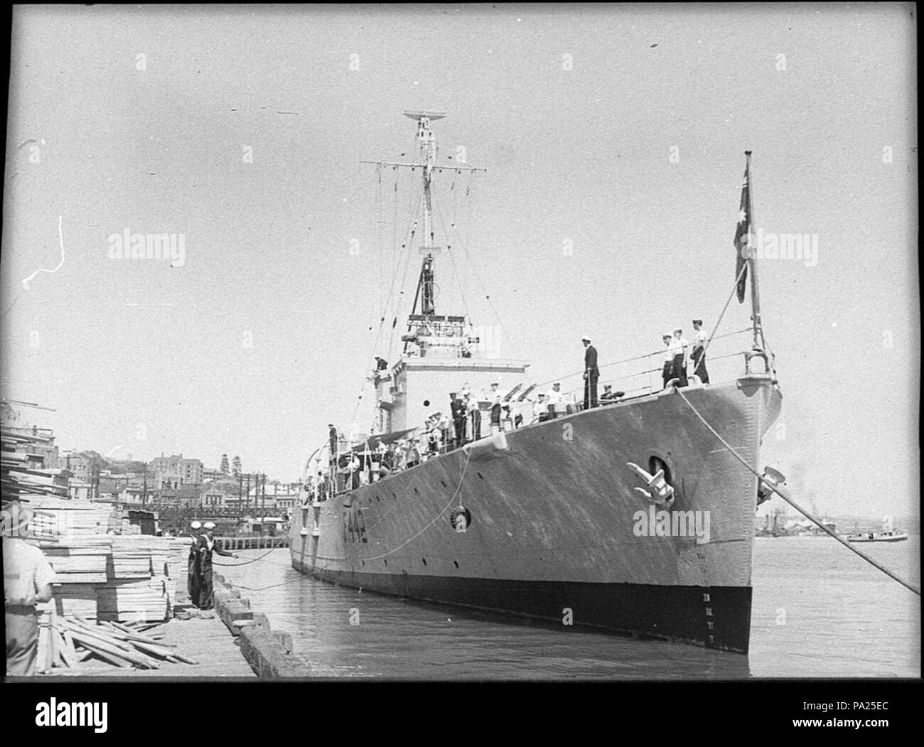 256 SLNSW 31976 Frigate Murchison posti barca presso Kings Wharf Newcastle Foto Stock