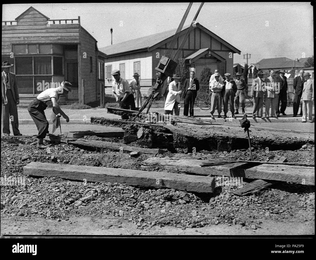 257 32176 SLNSW grande gru per sollevare le linee di tram Foto Stock